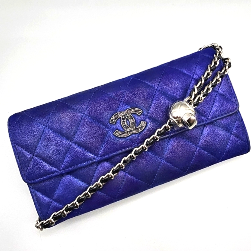 Chanel Quilted Iridescent Blue Wallet on Chain (WOC) Ruthenium HW - Picture 3 of 17